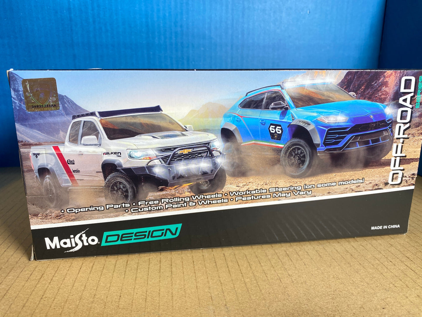 Officially Licensed Lamborghini Urus Off-Road 1:24 Diecast Model Car by Maisto Design | Off-Road Division Special Edition (Blue)
