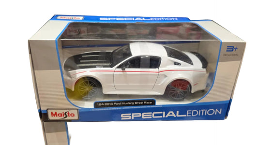 Officially Licensed 2014 Ford Mustang Street Racer 1:24 Diecast Model Car by Maisto | Special Edition White