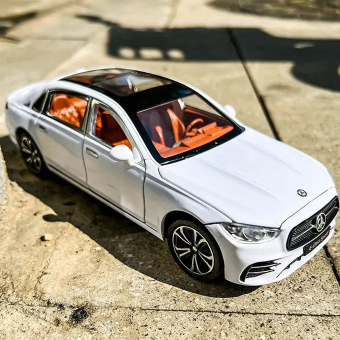 New Mercedes 1:24 Model Car Die Cast For Kids - E-Class White
