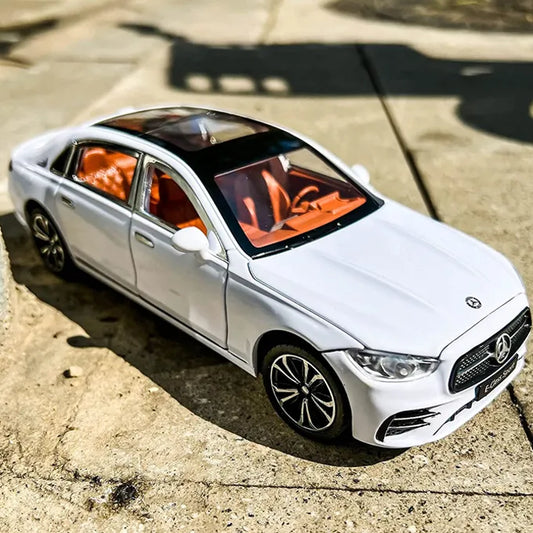 New Mercedes 1:24 Model Car Die Cast For Kids - E-Class White