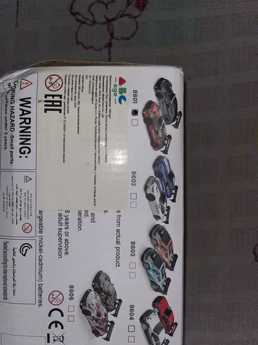4WD Drift RC Car 1:24 High-Speed 20KM/H Remote Control Racing Car with LED Lights Black/Red