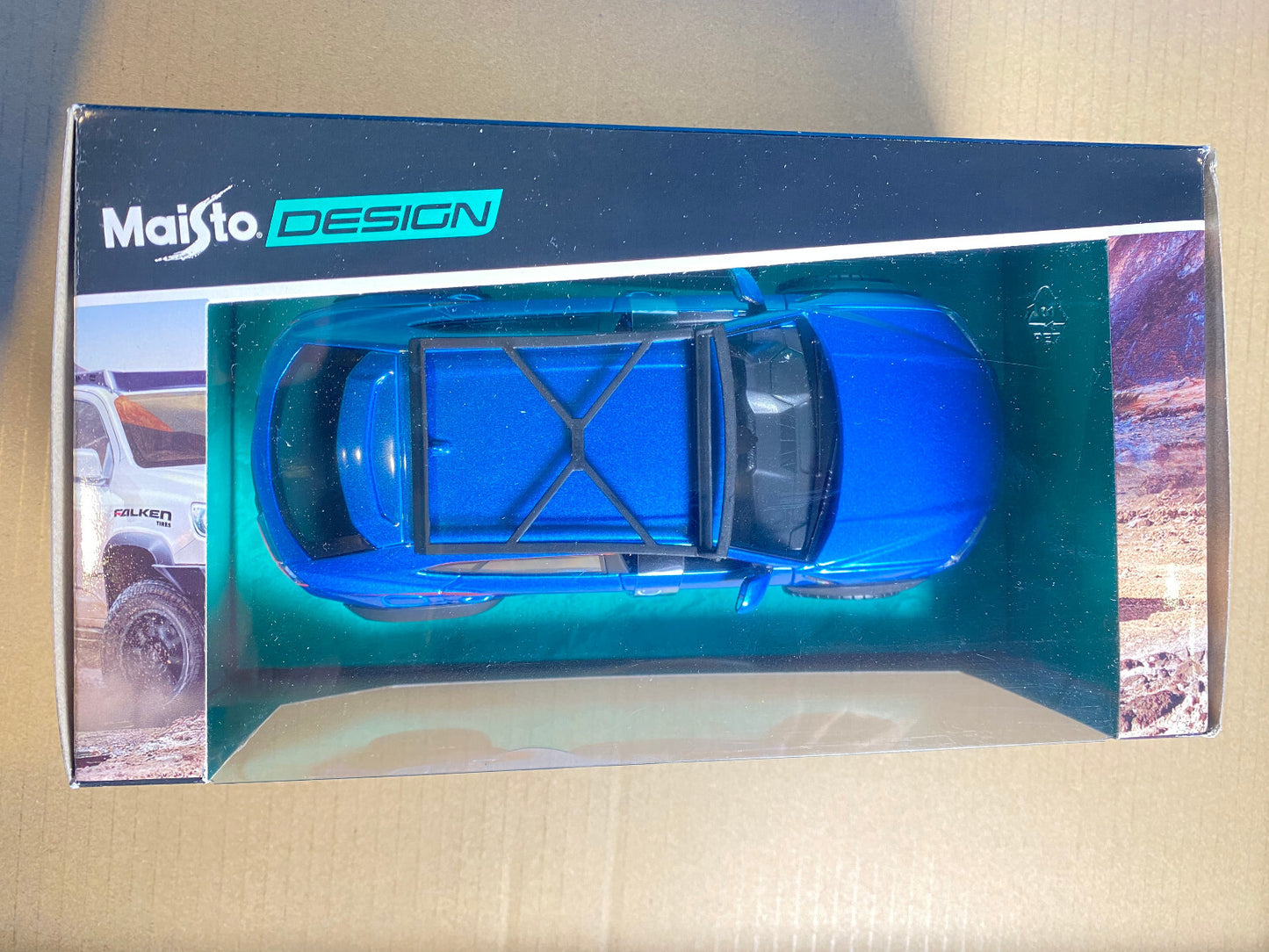 Officially Licensed Lamborghini Urus Off-Road 1:24 Diecast Model Car by Maisto Design | Off-Road Division Special Edition (Blue)