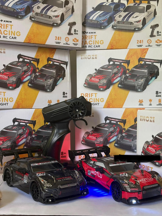 4WD Drift RC Car 1:24 High-Speed 20KM/H Remote Control Racing Car with LED Lights Black/Red